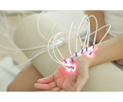 LaserNeedle - światłowodowy laser dla Ortopedii i Sportu - wersja na stoliku - 5 kanałów R + 5 kanałów IR