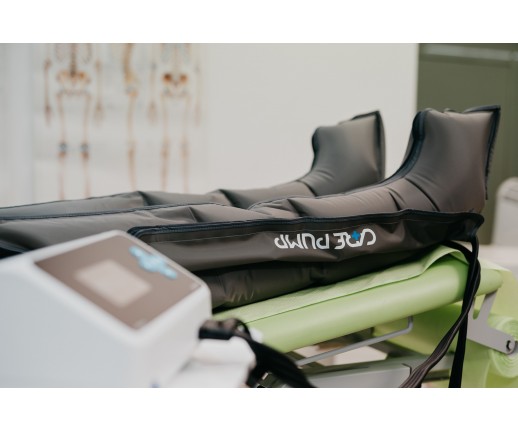 Zestaw podstawowy do drenażu limfatycznego (masażu uciskowego) 4-komorowy - aparat Compact4 + rozdzielacz + 2 mankiety na nogi