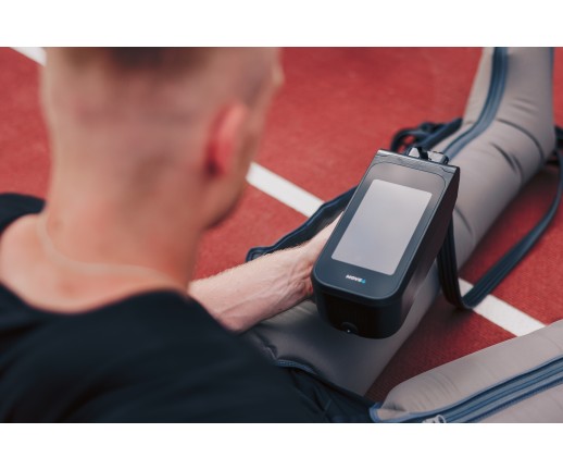 Aparat do drenażu limfatycznego (masażu uciskowego) 4-komorowy, bateryjny - CarePump Move4 - widok z lewej