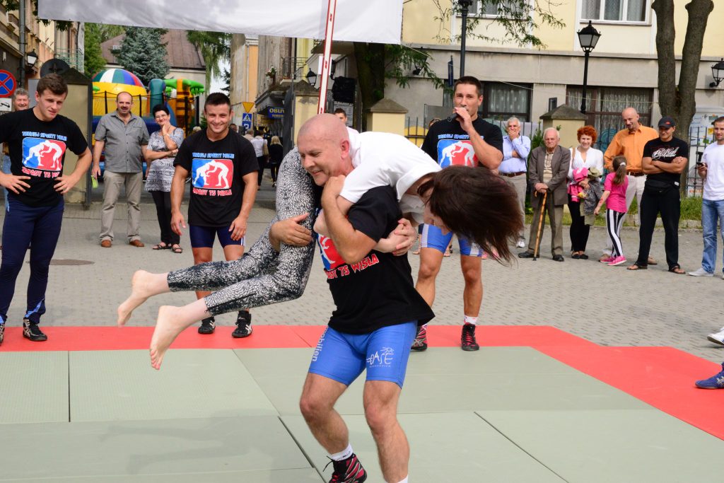 krośnieńska akademia piłkarska bardomed