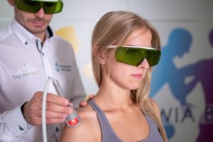 Laser wysokoenergetyczny iLUX - zabieg