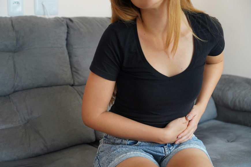 Naderwanie mięśnia brzucha – objawy i leczenie