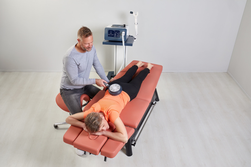 Głęboka stymulacja elektromagnetyczna – na czym polega? Wskazania i przeciwwskazania